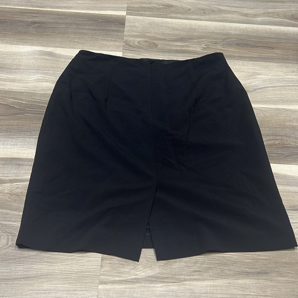 Laura black skirt size 14P - Picture 5 of 7
